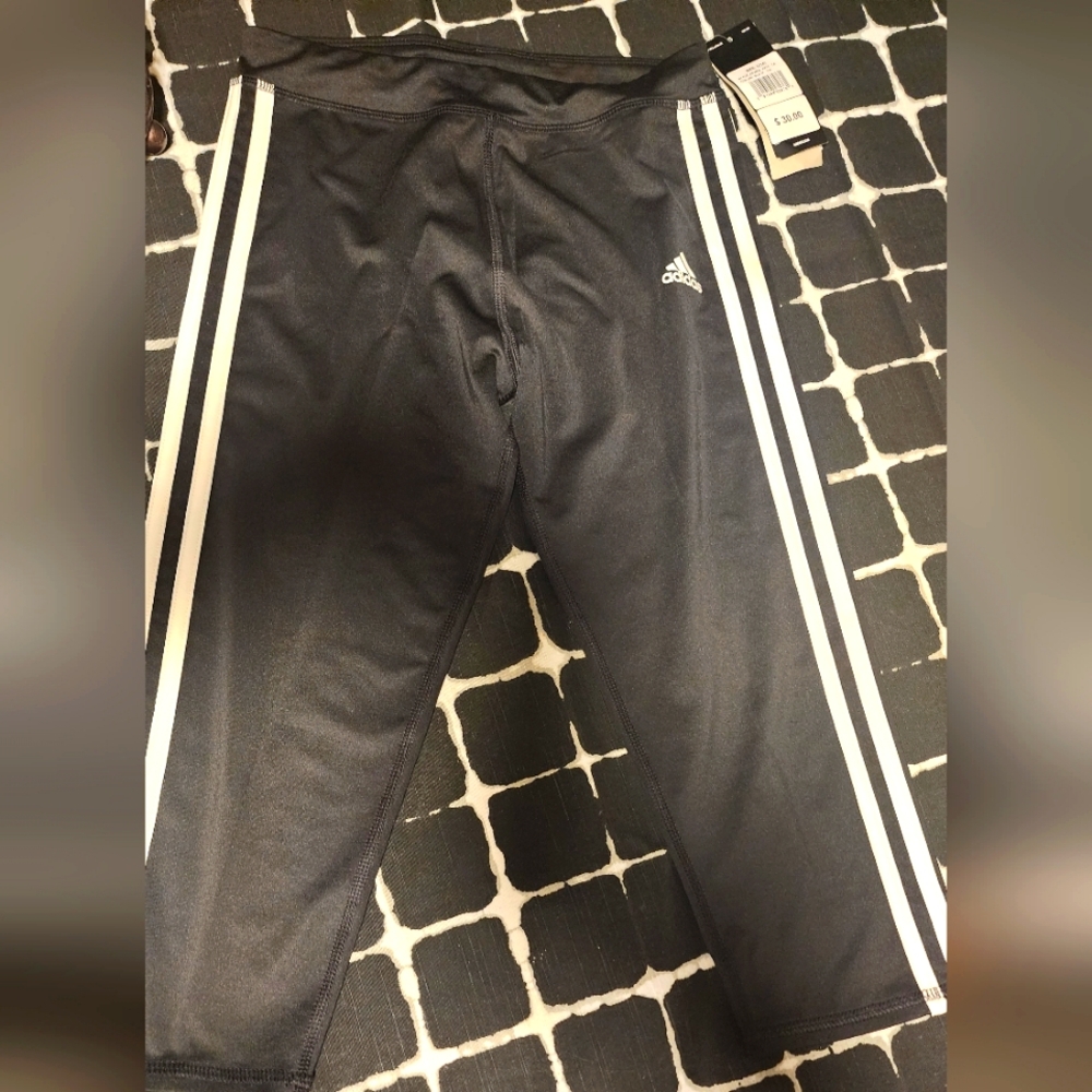 ADDIDAS  CAPRI LEGGING SIZE (14) Girls